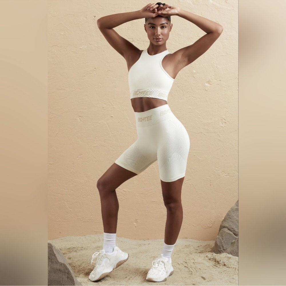 BO+TEE Women's Cream Biker Shorts